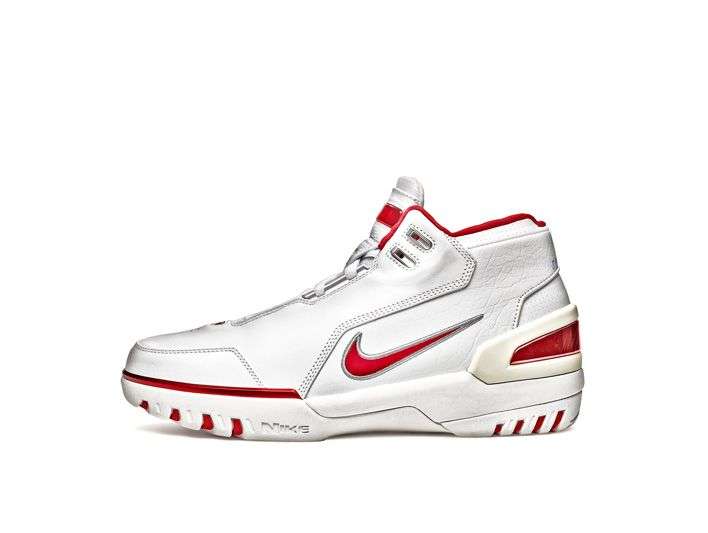 06-lebron-sneakers-01.jpg 06-lebron-sneakers-01.jpg