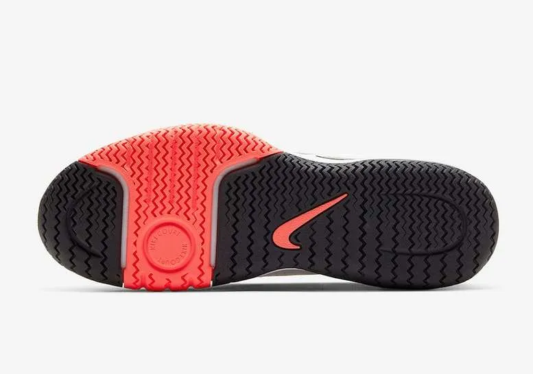 NikeCourt Tech Challenge9-min.jpg